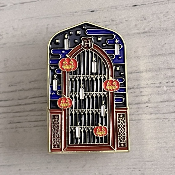 Halloween in the Great Hall Enamel Pin - Picture 1 of 4